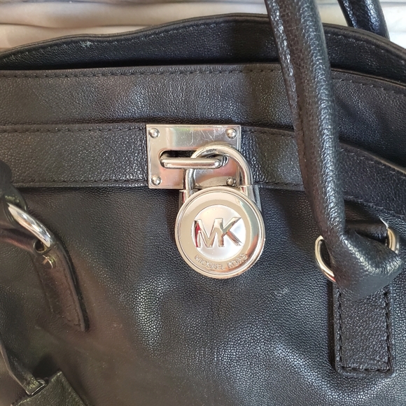 Michael Kors Large Hamilton Bag - Picture 2 of 7